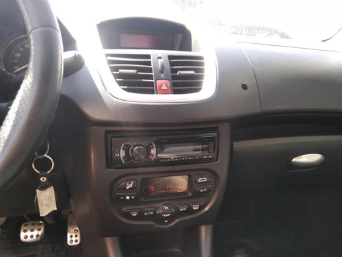 Robyana| Peugeot 207 2010 1.6 Xt| Ne