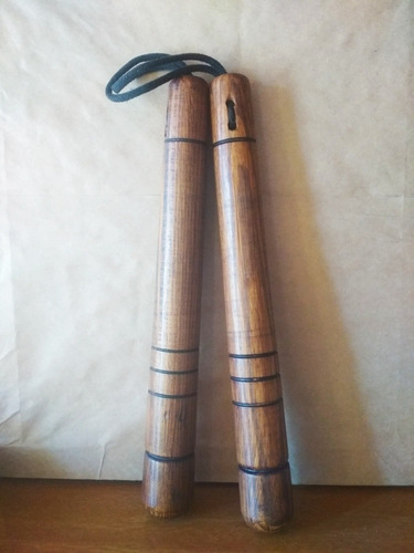 Nunchakus, Madera Pinotea Color Nogal 