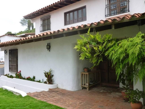 Hermosa Y Acogedora Casa En Venta Santa Paula Caracas 23-17630