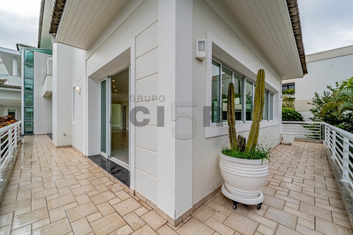 Imagem 11 de 15 de Casa A Venda Com 4 Quartos - Suítes, Piscina Em Alphaville - 315
