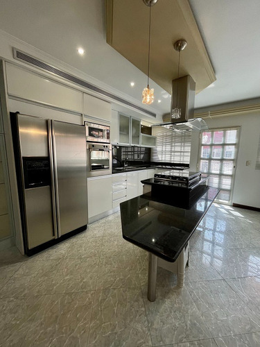Imagen 3 de 18 de Townhouse En Alquiler En Lecheria C.r Villas Martinique