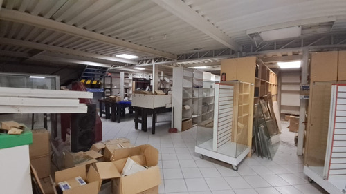 Bodega Con Dos Amplias Oficinas Excelente Ubicación