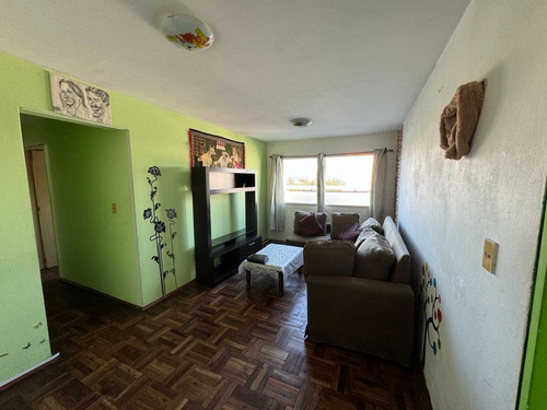 Apartamento En Venta De 2 Dormitorios En Aguada