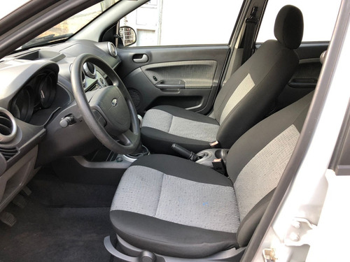 Imagem 9 de 11 de Ford Fiesta Sedan