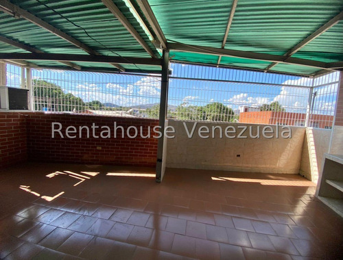 #*25-5630 Venta Excelente Local Comercial Con Fondo De Comercio (repuestos), Ubicado Al Oeste De La Ciudad, Barquisimeto, Lara. Adelaida Armeya