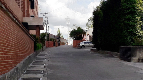 Apartamento En Los Samanes En Venta En Edf Con Tanque Para Agua De 120.000 Litros