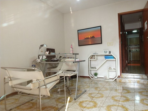 Imagen 6 de 13 de Chalet En Venta 5 Ambientes - Morón Sur