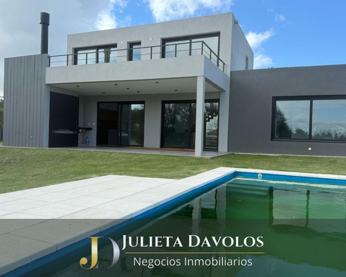 Casa A La Laguna En Venta El Canton Barrio Islas-escobar