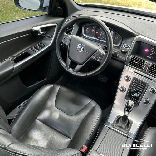 Volvo XC60 2.5 T5 Momentum