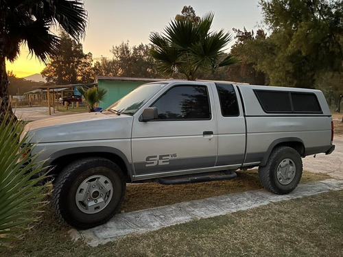 Nissan Pickup Se 4x4 5 Vel 1989 V6 Gris Camper A/c Eléctrica