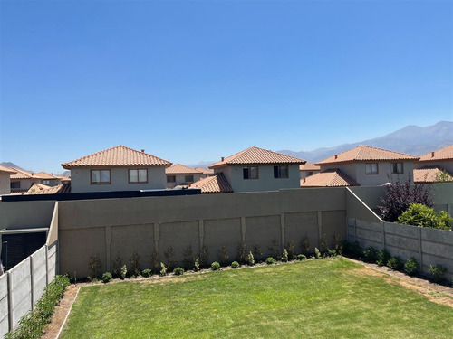 Casa En Venta 3d Y 3b, En Condominio Chicureo Norte