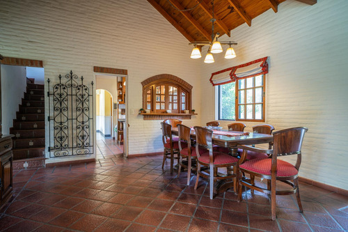 Venta Casa En Bella Vista En Barrio Cerrado