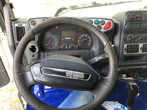 Imagem 6 de 10 de Iveco 240e25