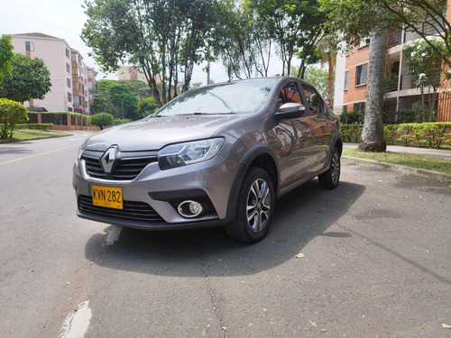 Renault Logan 1.6 Privilege / Intens