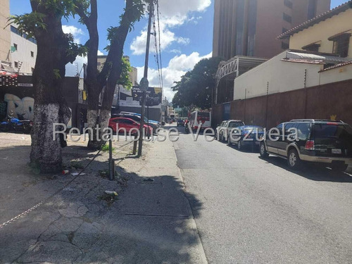 Local Comercial Para Taller Mecánico En Alquiler, Ubicado A Pie De La Calle En Los Dos Caminos Avenida Rómulo Gallegos