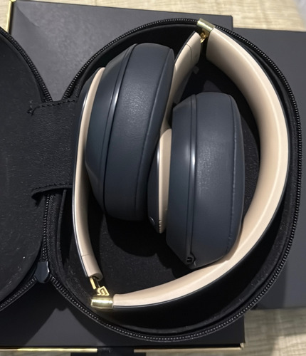 Audífonos Beats Studio3 Wireless - Shadow Gray + Regalo Gris (Usado)