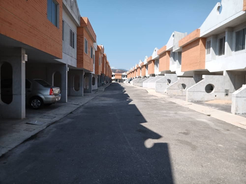 Imagen 14 de 14 de Townhouse En Venta En Monteserino Cód 133598 Lucrecia Escorcha