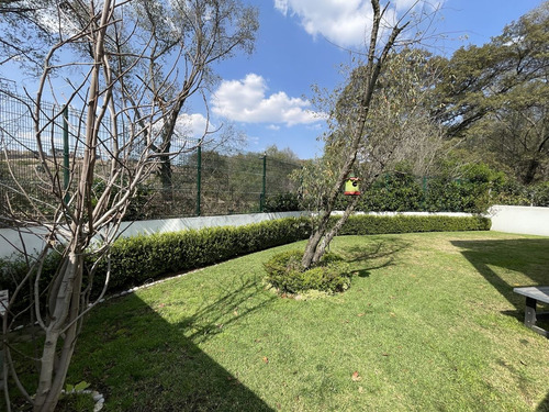 Casa En Venta En Privada Cerca De La Entrada Con Excelente Vista Al Bosque