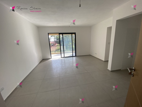 Apartamento En Mansa 3 Dormitorios- Ref: 9511