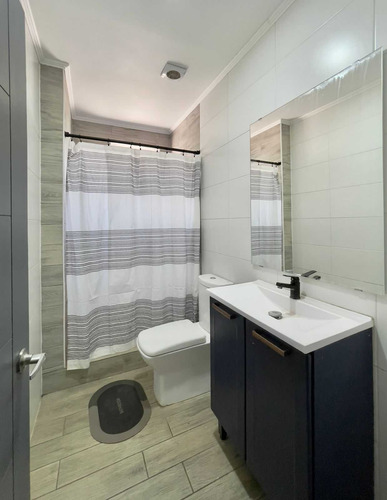 Casa Con 5.000 M2 De Terreno Con Piscina (82768)