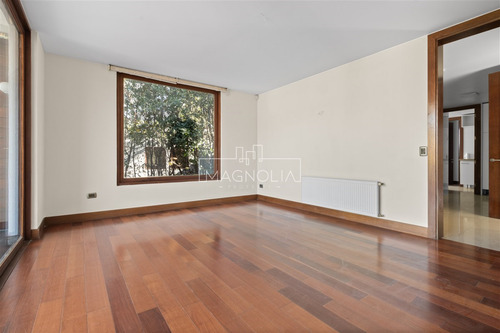 Casa En Arriendo De 5 Dorm. En Lo Barnechea