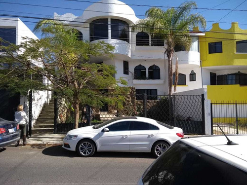 Jm/ Casa Con Grandes Espacios En Tejeda