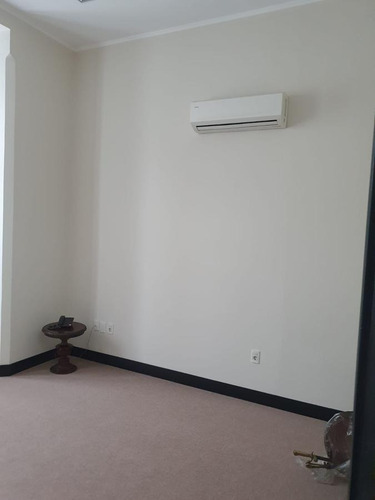 Imagen 10 de 26 de Sarandi Entre Juncal Y B Mitre, Gran Oficina De 300m2 Totalmente Reciclada!!