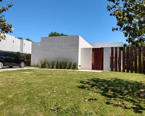 Casa En Alquiler Temporal En Estancias Del Pilar - Enero