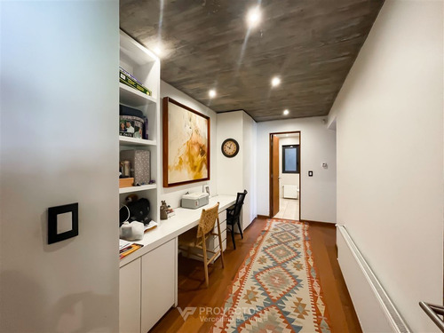 Casa En Venta De 8 Dorm. En Lo Barnechea