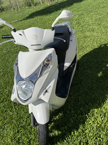 Honda Elite 2014, Muy Buen Estado