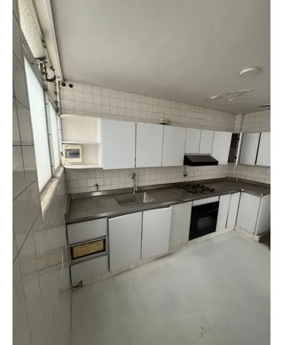 Edificación De 3 Pisos Para La Venta En Laureles