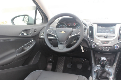 Imagen 11 de 16 de Chevrolet Cruze 5 Lt