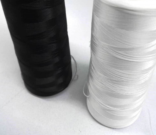 Pack Hilo Overlock Blanco Y Negro 5000 Yardas