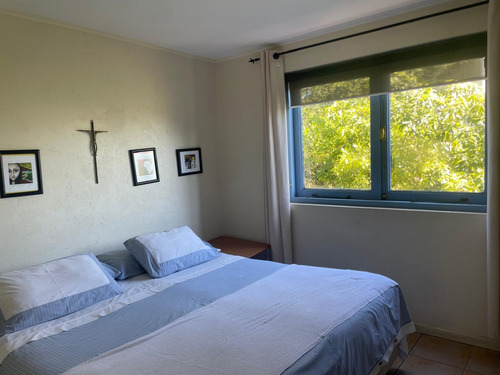 Lomas Blancas Amplia Casa Con Excelente Distribución 6d + 5b