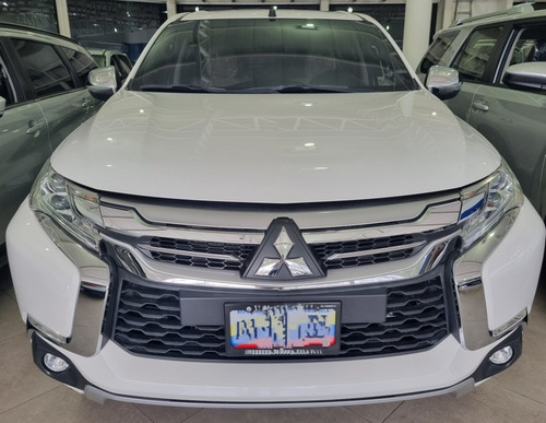 Imagen 2 de 6 de Mitsubishi Montero Sport