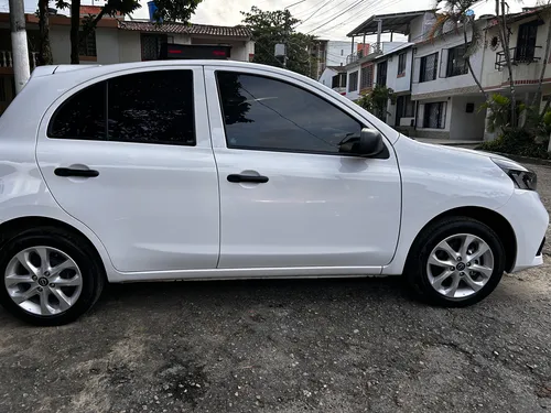 Nissan March 1.6 Sense At