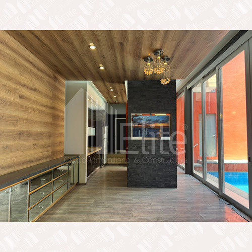 Casa Minimalista De 3 Niveles En Venta En Milenio Iii