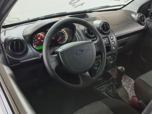 Imagem 2 de 9 de Ford Fiesta Hatch 1.0 Flex 2011 Completo - Novíssimo!