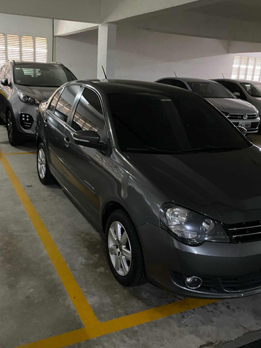 Volkswagen Polo Sedan 1.6 Vht Comfortline Total Flex I-motion 4p