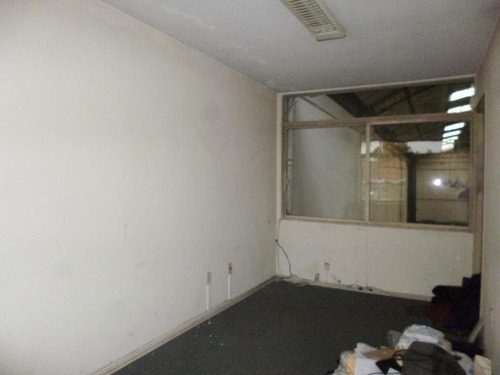 Local De 498m2. 4 Oficinas. 5 Baños.-