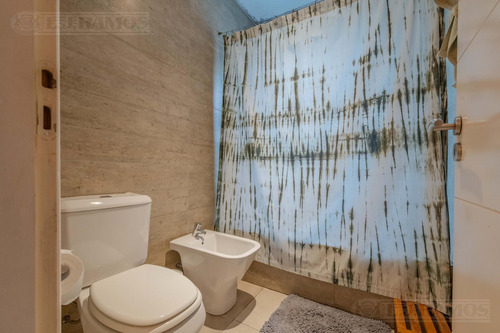 Muy Linda Casa En Venta En Lote Interno En La Comarca
