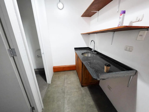 Arriendo Linda Oficina En Metro Principe De Gales
