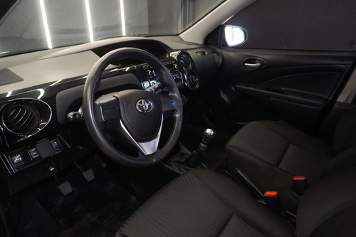Toyota Etios 1.5 Sedan X