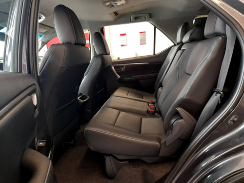 Imagen 11 de 14 de Toyota Fortuner Srv 4x2 Gasolina - Modelo 2022