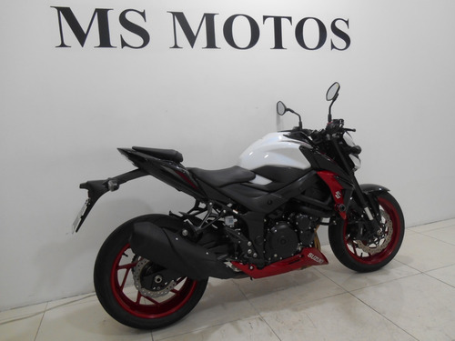 Imagem 4 de 6 de Moto