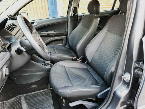 Imagen 12 de 15 de Volkswagen Gol 2018 1.6 Trendline Mt 5 P