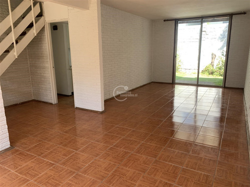 Casa En Arriendo De 4 Dorm. En Las Condes