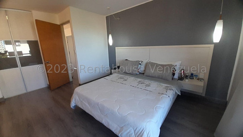 Hermoso Apartamento De 3 Niveles En Jorge Coll