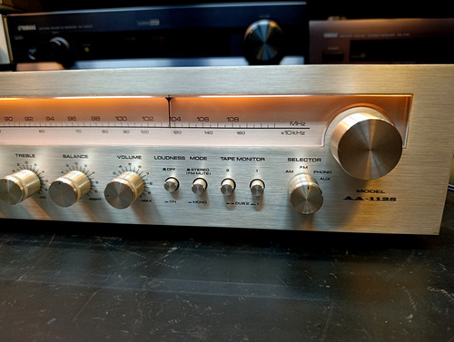 Espectacular Sintoamplificador Akai Aa-1125 Japan Hbaudio Cedro (Usado)