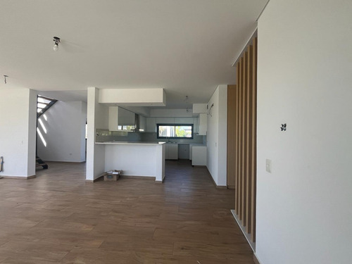 Casa En Barrio Ceibos Puertos Del Lago Lote Interno Escobar 3 Dormitorios Y Escritorio